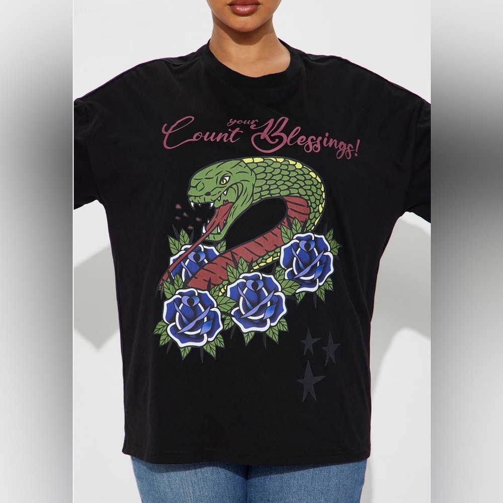 Fashion Nova NWT Count Your Blessings Dragon 🐉 Graphic Tee - Size Medium
